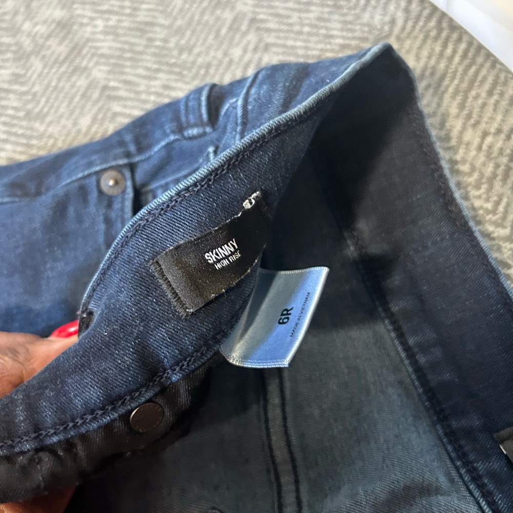 Express dark wash skinny jeans size 6